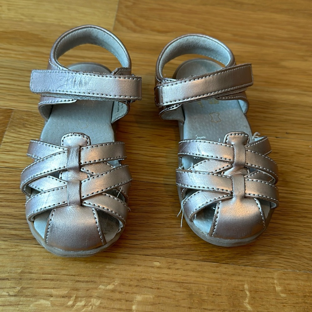 See Kai Run Rose Gold Sandals - 9.5 toddler
